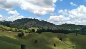 Mirante Vale Encantado - Estátua Martinho da Vila - Duas Barras