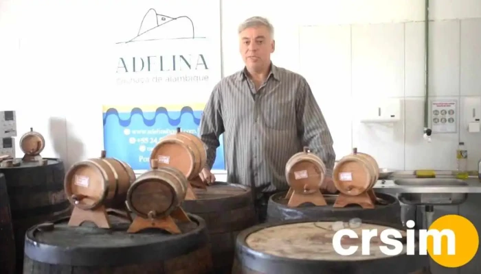 Cachaca Adelina   Artesanal Videos - Porto Real