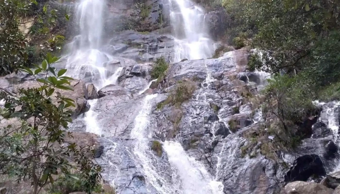 Cachoeira Quatro Oitavas - Mg