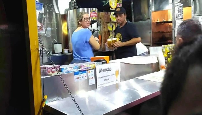 Chopp Dos Gemeos Praca Do Km 49 Seropedica Rj Brasil Ambiente - Seropédica