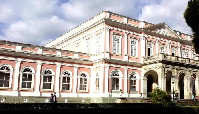 Galeria Petropolis Loja De Roupa - Petrópolis