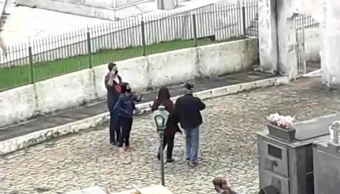 Mausoleu Da Atriz Dercy Goncalves Videos - Santa Maria Madalena