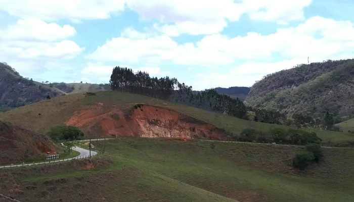 Mirante Vale Encantado -    Estatua Martinho Da Vila Instagram - Duas Barras
