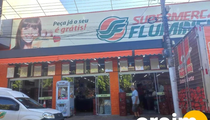 Supermercado Fluminense -  Estacionamento - Porciúncula